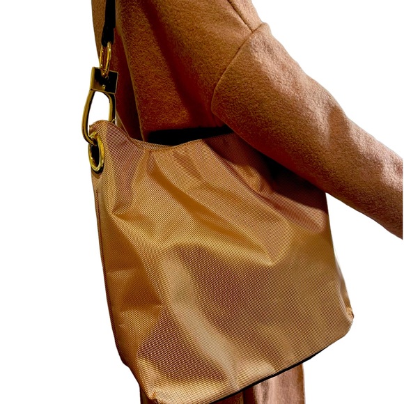 Braciano woven fabric shoulder bag with large gold hardware buckles and leather - Picture 3 of 6